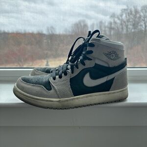 Air Jordan Zoom
Size: 9 women